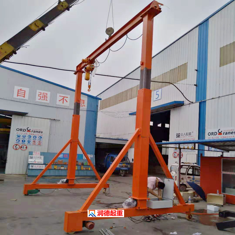 無軌萬向龍門吊 小型電動龍門架 輪胎液壓升降起重機26.jpg
