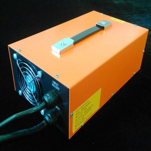 自動(dòng)充電機(jī)